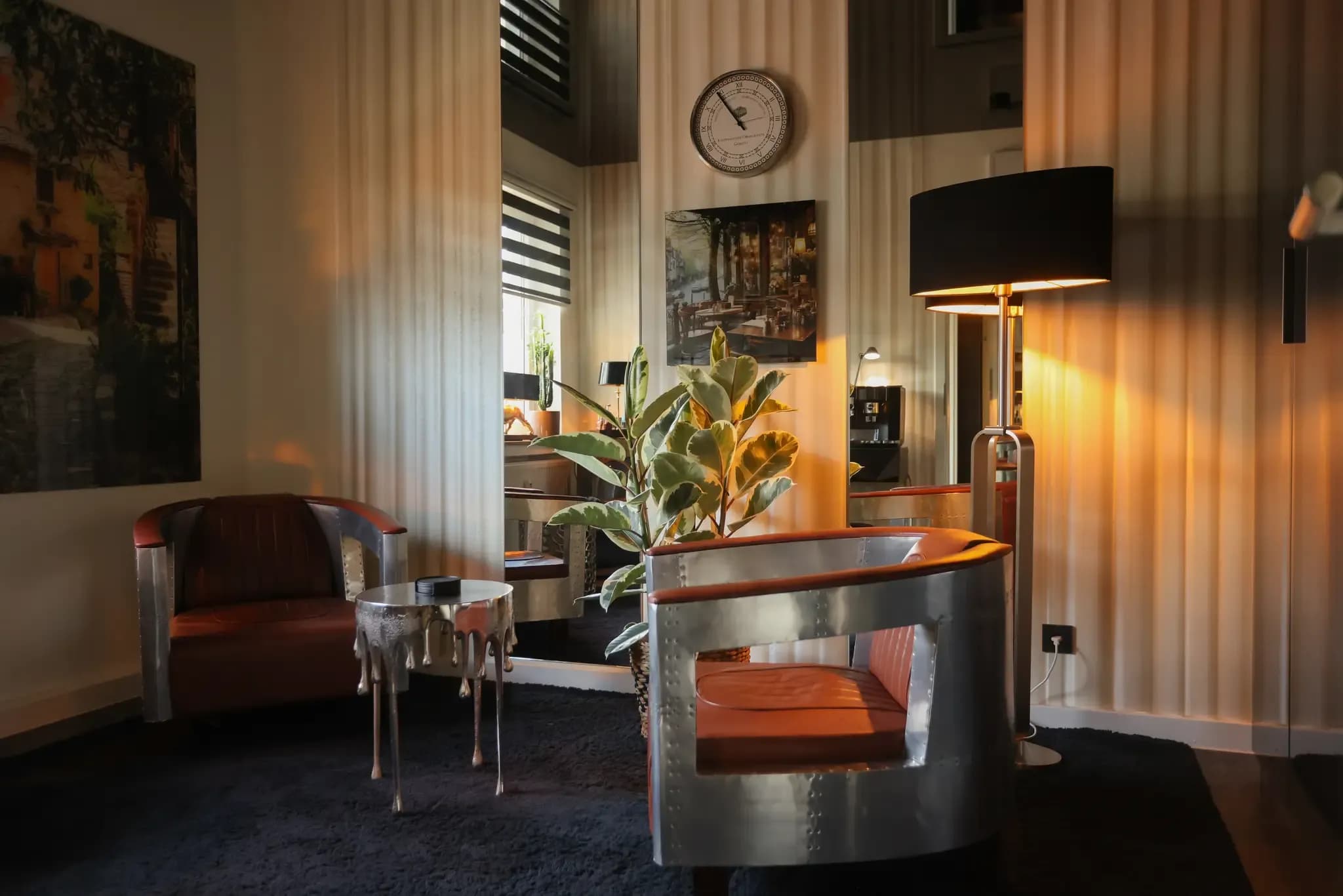 espresso-bar-entspannung-lounge-warme-beleuchtung.webp