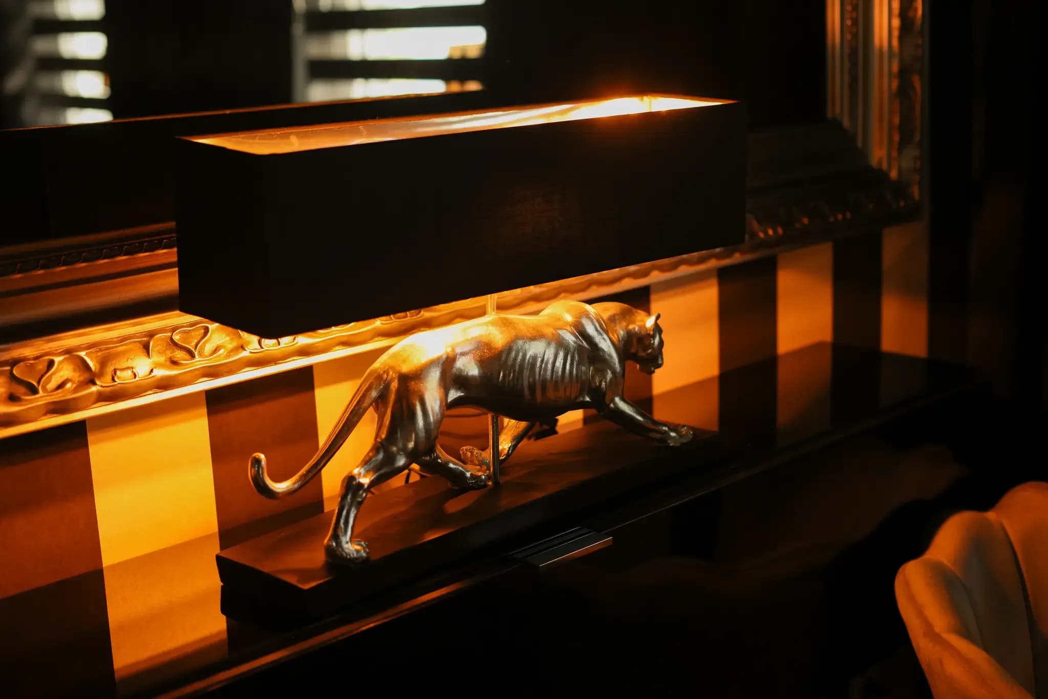 stimmungslicht-dekoration-panther-luxus.webp